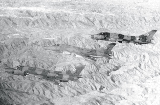 Иллюстрация к книге — Камуфляж и бортовые эмблемы авиатехники советских ВВС в афганской кампании [i_133.jpg]