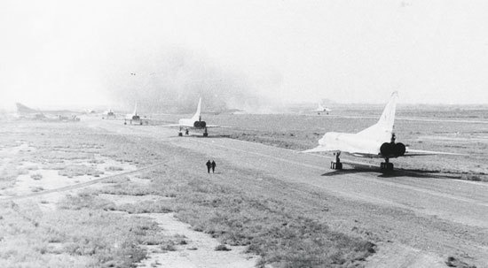 Иллюстрация к книге — Камуфляж и бортовые эмблемы авиатехники советских ВВС в афганской кампании [i_242.jpg]