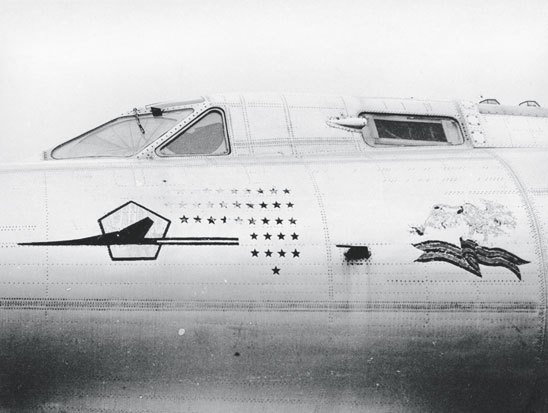 Иллюстрация к книге — Камуфляж и бортовые эмблемы авиатехники советских ВВС в афганской кампании [i_255.jpg]