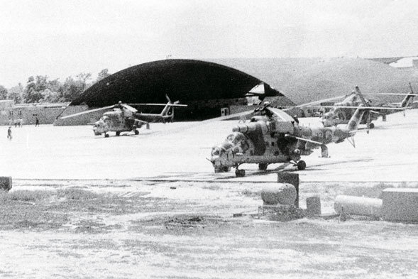 Иллюстрация к книге — Камуфляж и бортовые эмблемы авиатехники советских ВВС в афганской кампании [i_399.jpg]