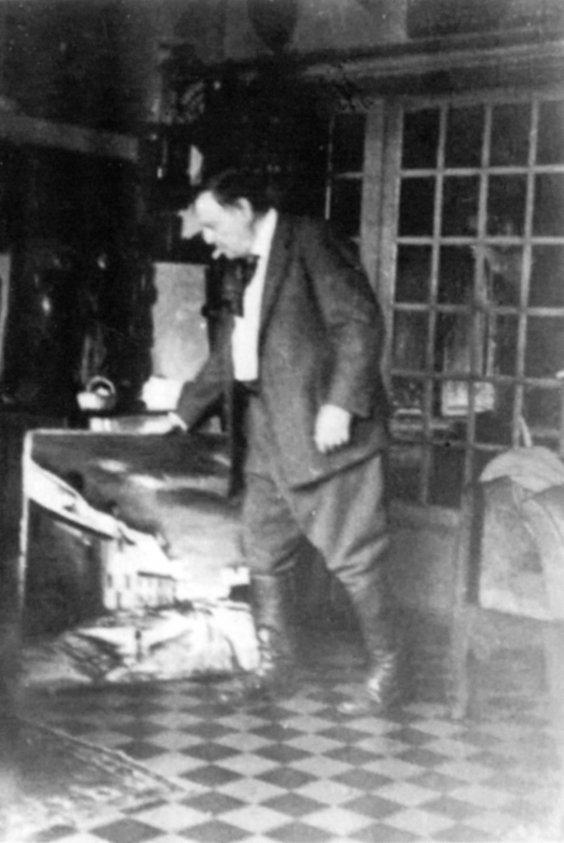 Иллюстрация к книге — Художники во Франции во время оккупации. Ван Донген, Пикассо, Утрилло, Майоль, Вламинк... [_12.jpg]