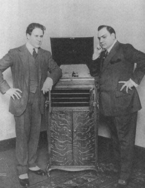 Иллюстрация к книге — Карузо [i_023.jpg]