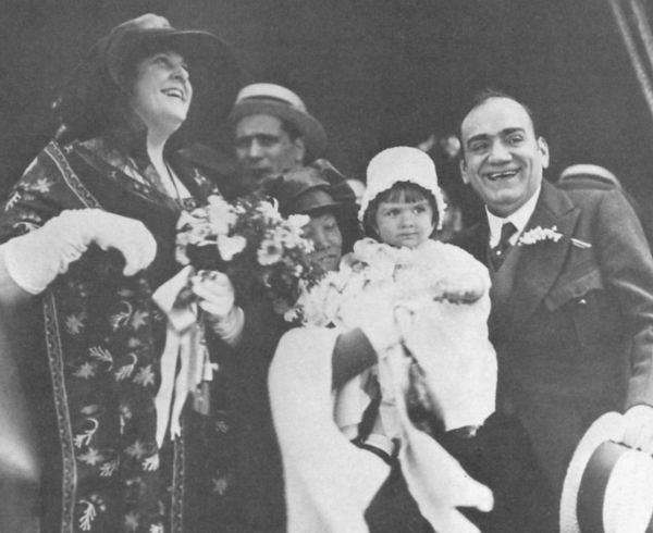 Иллюстрация к книге — Карузо [i_054.jpg]