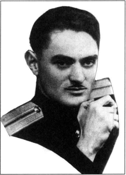 Иллюстрация к книге — Американский доброволец в Красной Армии. На Т-34 от Курской дуги до Рейсхтага. Воспоминания офицера-разведчика. 1943–1945 [i_005.jpg]