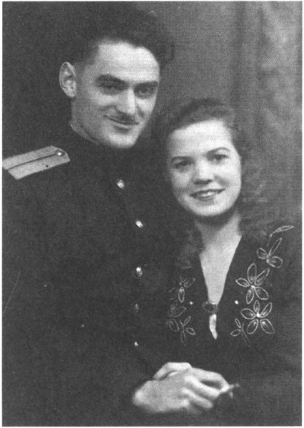 Иллюстрация к книге — Американский доброволец в Красной Армии. На Т-34 от Курской дуги до Рейсхтага. Воспоминания офицера-разведчика. 1943–1945 [i_008.jpg]