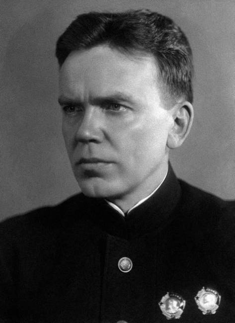 Иллюстрация к книге — Папанинская четверка: взлеты и падения [i_016.jpg]