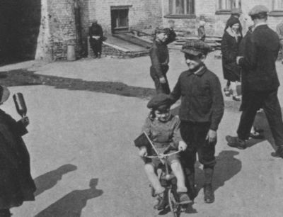 Иллюстрация к книге — Андрей Платонов [i_026.jpg]