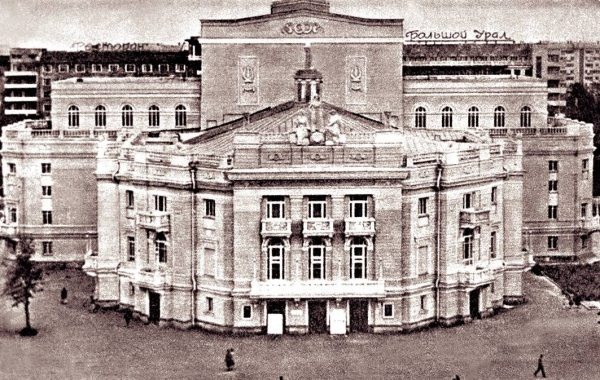 Иллюстрация к книге — Сергей Лемешев. Лучший тенор Большого [i_072.jpg]