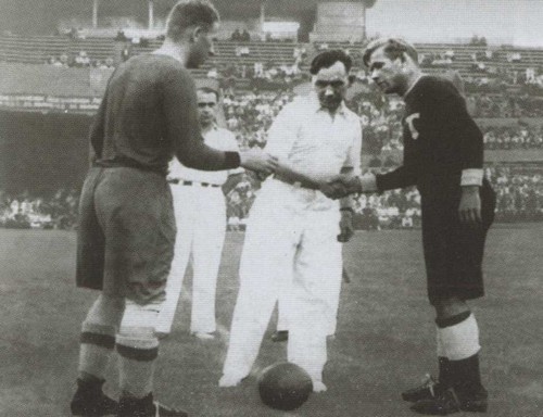 Иллюстрация к книге — Гвардия советского футбола [i_011.jpg]