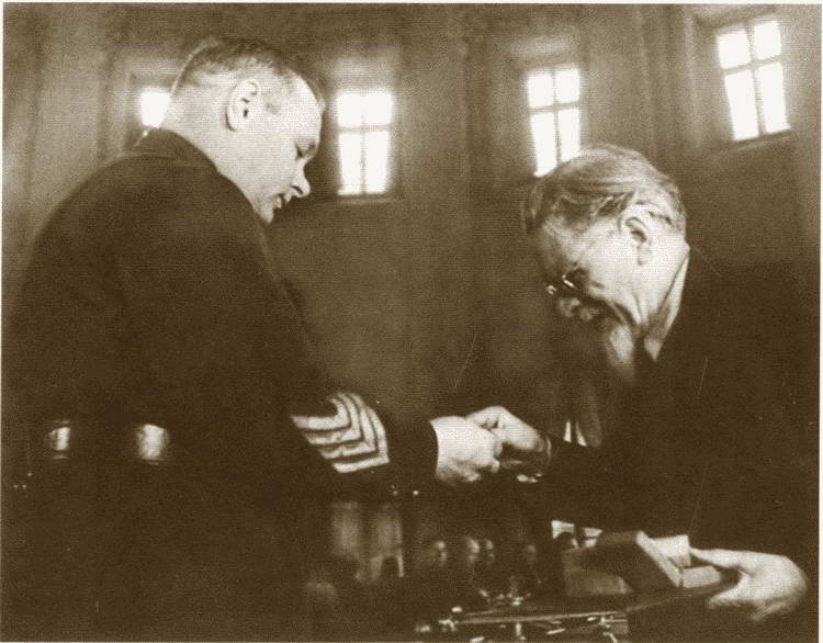 Иллюстрация к книге — Мерецков [i_046.jpg]