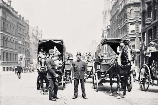 Иллюстрация к книге — Шерлок Холмс. Человек, который никогда не жил и поэтому никогда не умрет [i_014.jpg]