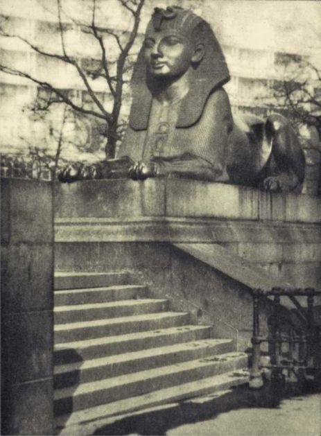 Иллюстрация к книге — Шерлок Холмс. Человек, который никогда не жил и поэтому никогда не умрет [i_146.jpg]