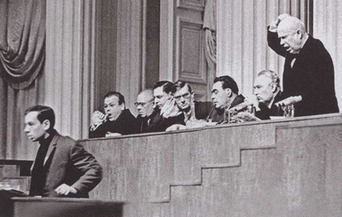 Иллюстрация к книге — Андрей Вознесенский [i_024.jpg]