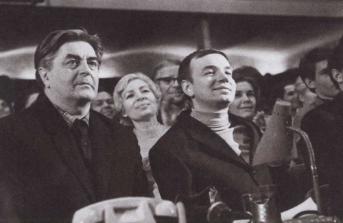 Иллюстрация к книге — Андрей Вознесенский [i_026.jpg]