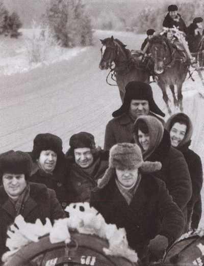 Иллюстрация к книге — Андрей Вознесенский [i_038.jpg]