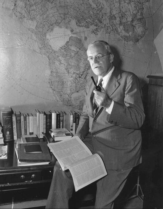 Иллюстрация к книге — Американская разведка против Гитлера [i_007.jpg]