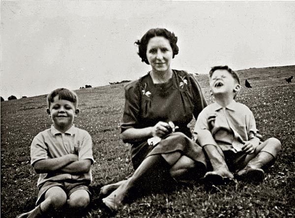 Иллюстрация к книге — The Beatles. Единственная на свете авторизованная биография [i_045.jpg]