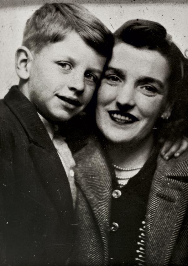 Иллюстрация к книге — The Beatles. Единственная на свете авторизованная биография [i_049.jpg]