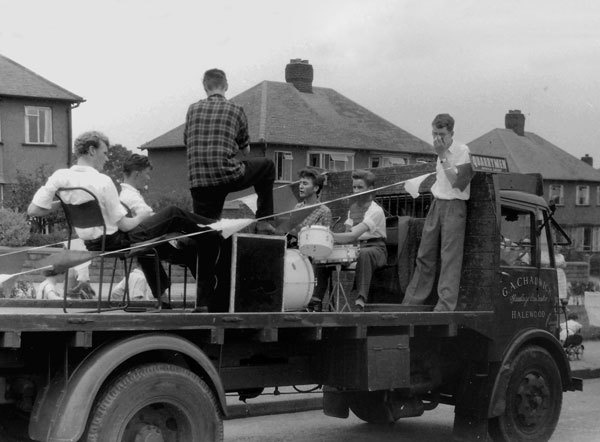 Иллюстрация к книге — The Beatles. Единственная на свете авторизованная биография [i_058.jpg]