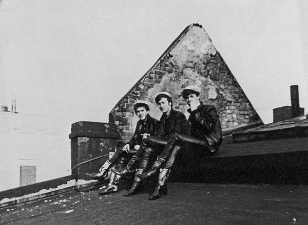 Иллюстрация к книге — The Beatles. Единственная на свете авторизованная биография [i_065.jpg]