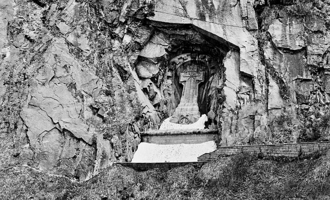 Иллюстрация к книге — Пальто с хлястиком [i_007.jpg]