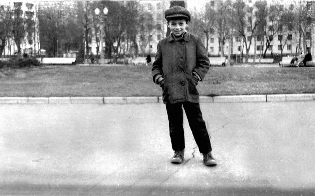 Иллюстрация к книге — Пальто с хлястиком [i_016.jpg]