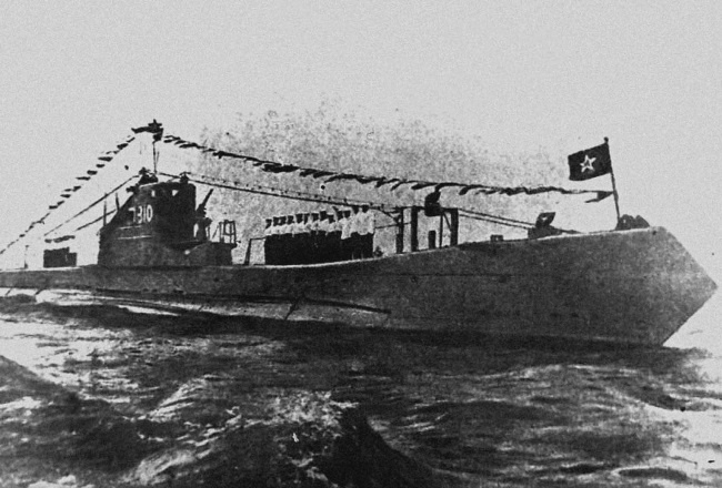 Иллюстрация к книге — Пальто с хлястиком [i_023.jpg]