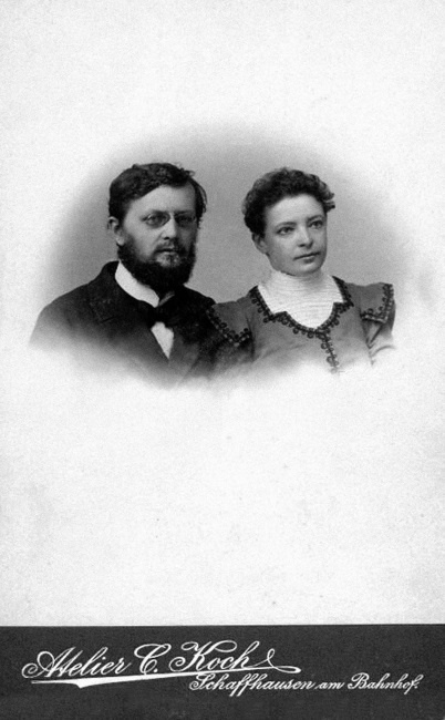 Иллюстрация к книге — Пальто с хлястиком [i_031.jpg]