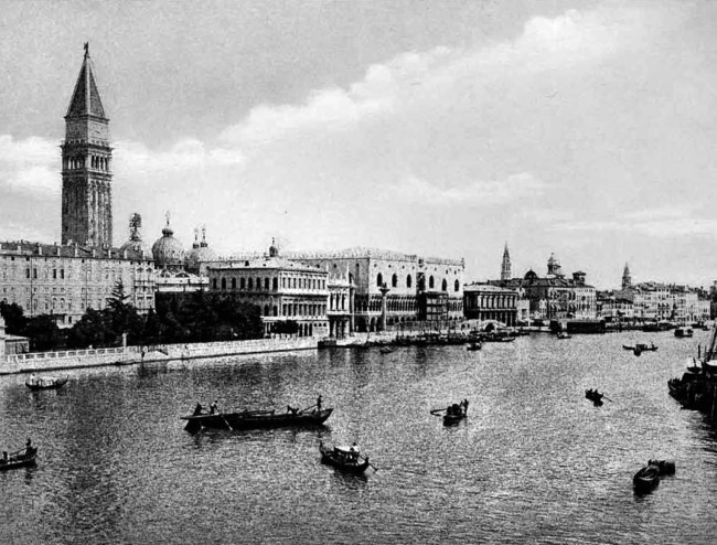 Иллюстрация к книге — Пальто с хлястиком [i_032.jpg]