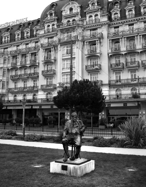 Иллюстрация к книге — Пальто с хлястиком [i_035.jpg]