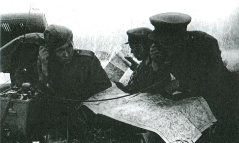 Иллюстрация к книге — Комдив. От Синявинских высот до Эльбы [i_012.jpg]