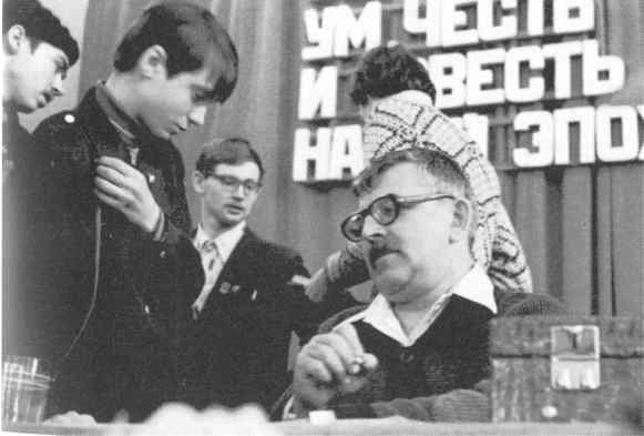 Иллюстрация к книге — Братья Стругацкие [i_053.jpg]