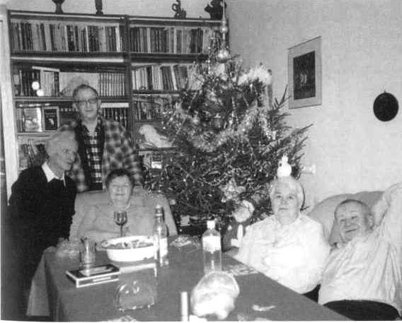 Иллюстрация к книге — Братья Стругацкие [i_066.jpg]