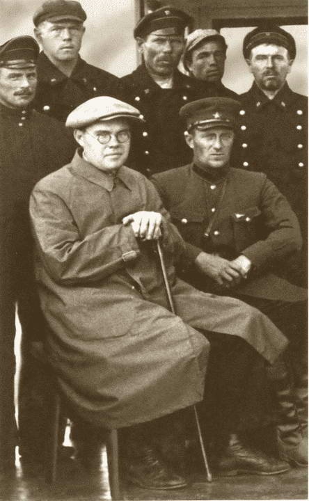 Иллюстрация к книге — Жданов [i_048.jpg]