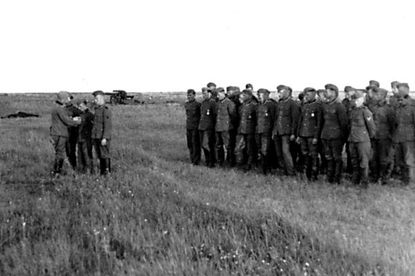 Иллюстрация к книге — &quot;Будь проклят Сталинград!&quot; Вермахт в аду [i_031.jpg]