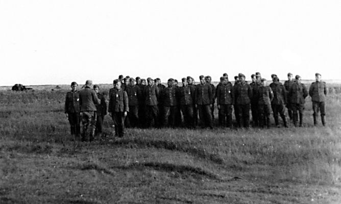 Иллюстрация к книге — &quot;Будь проклят Сталинград!&quot; Вермахт в аду [i_032.jpg]