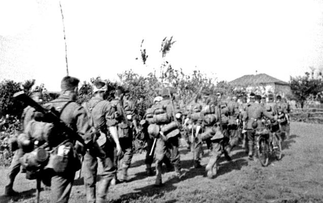 Иллюстрация к книге — &quot;Будь проклят Сталинград!&quot; Вермахт в аду [i_052.jpg]