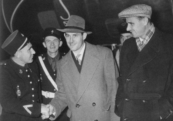 Иллюстрация к книге — Лев Яшин [i_022.jpg]