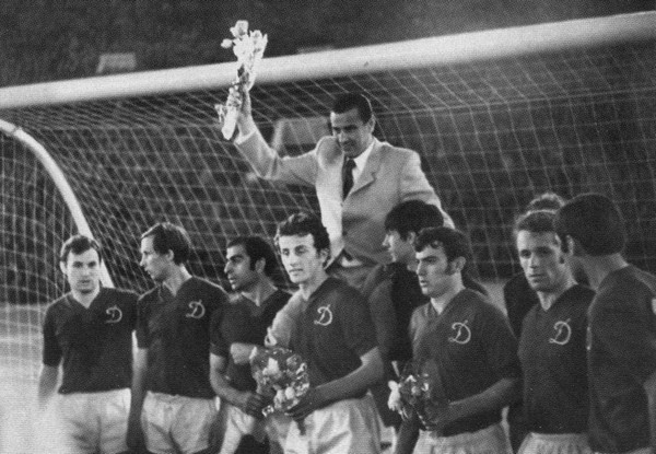 Иллюстрация к книге — Лев Яшин [i_051.jpg]