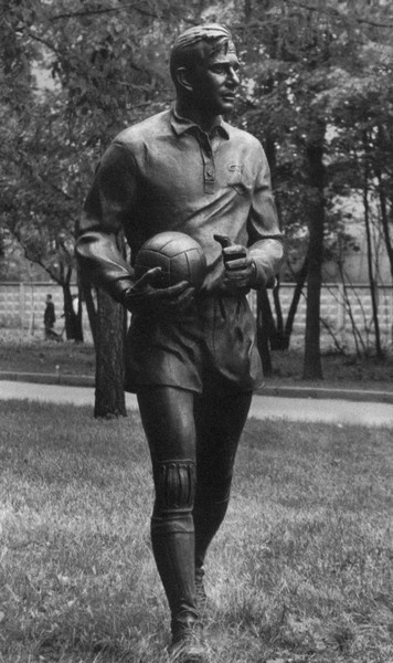 Иллюстрация к книге — Лев Яшин [i_062.jpg]