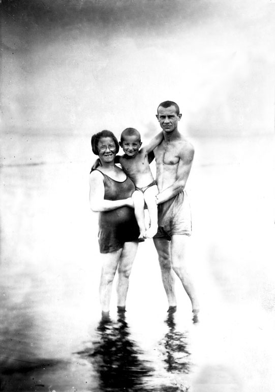 Иллюстрация к книге — Бездумное былое [i_003.jpg]