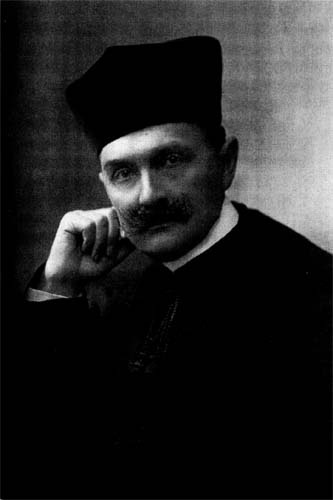 Иллюстрация к книге — По краю бездны. Хроника семейного путешествия по военной России [i_010.jpg]