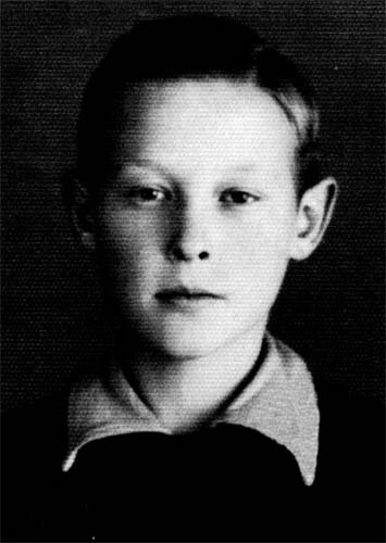 Иллюстрация к книге — По краю бездны. Хроника семейного путешествия по военной России [i_022.jpg]