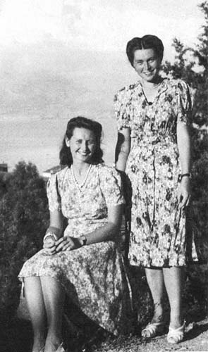 Иллюстрация к книге — По краю бездны. Хроника семейного путешествия по военной России [i_036.jpg]