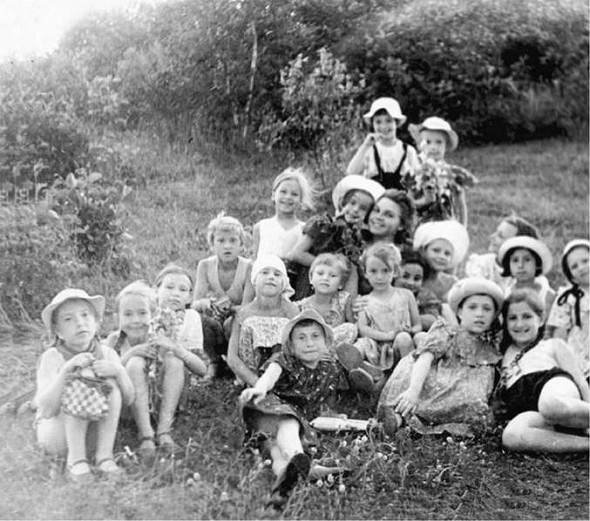 Иллюстрация к книге — Инна Чурикова. Судьба и тема [i_004.jpg]