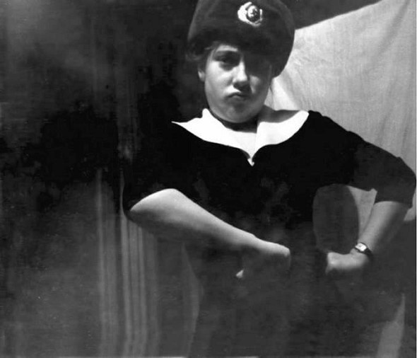 Иллюстрация к книге — Инна Чурикова. Судьба и тема [i_008.jpg]