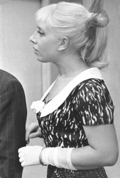 Иллюстрация к книге — Инна Чурикова. Судьба и тема [i_017.jpg]