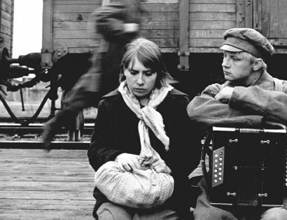 Иллюстрация к книге — Инна Чурикова. Судьба и тема [i_021.jpg]