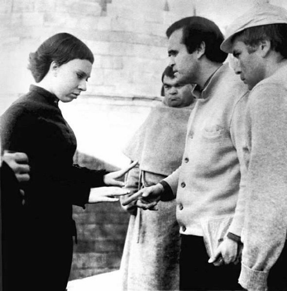 Иллюстрация к книге — Инна Чурикова. Судьба и тема [i_028.jpg]