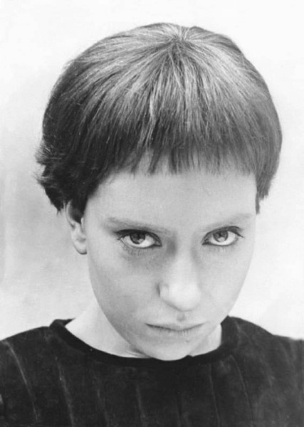 Иллюстрация к книге — Инна Чурикова. Судьба и тема [i_035.jpg]